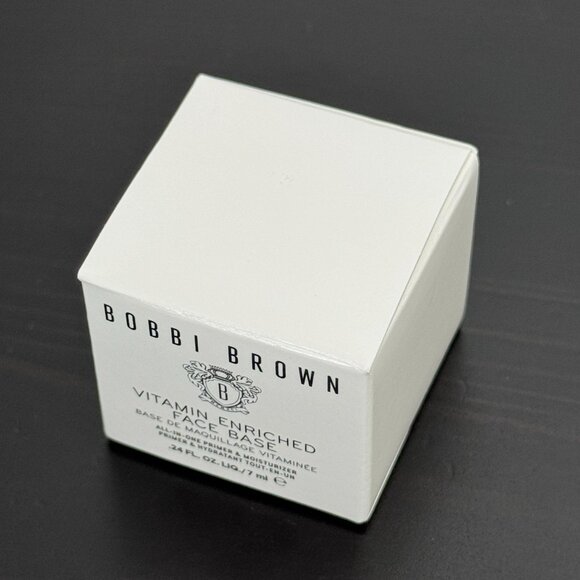 Bobbi Brown Vitamin Enriched Face Base - Picture 15 of 16